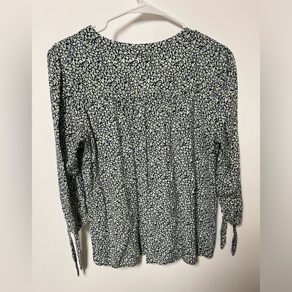 CYNTHIA ROWLEY   SIZE L   SMALL FLORAL BLUE/ WHITE/LIME GREEN RAYON BLOUSE - Picture 6 of 7